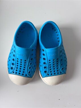 3/$50 ✨ — Native Jefferson Waterproof Slip-On Shoes — size C5